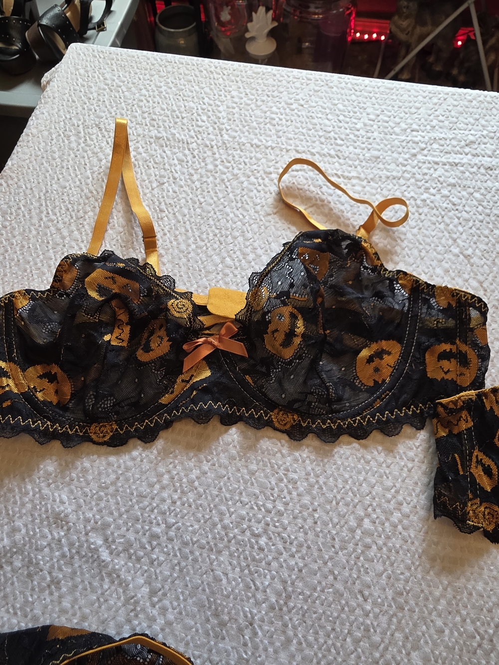 SHEIN Black & Orange Lace Pumpkin Print Lingerie Set Plus Extra Bra - Picture 4 of 6